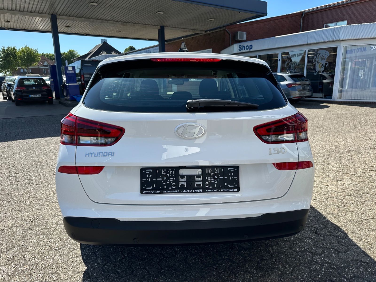 Fahrzeugabbildung Hyundai i30 Kombi 1.0 T-GDI DCT Comfort Navi/GRA/Shzg