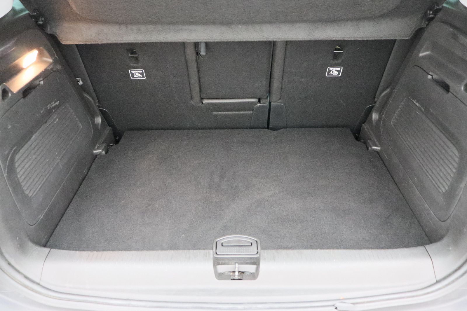 Fahrzeugabbildung Opel Crossland 1.2 (X) Elegance