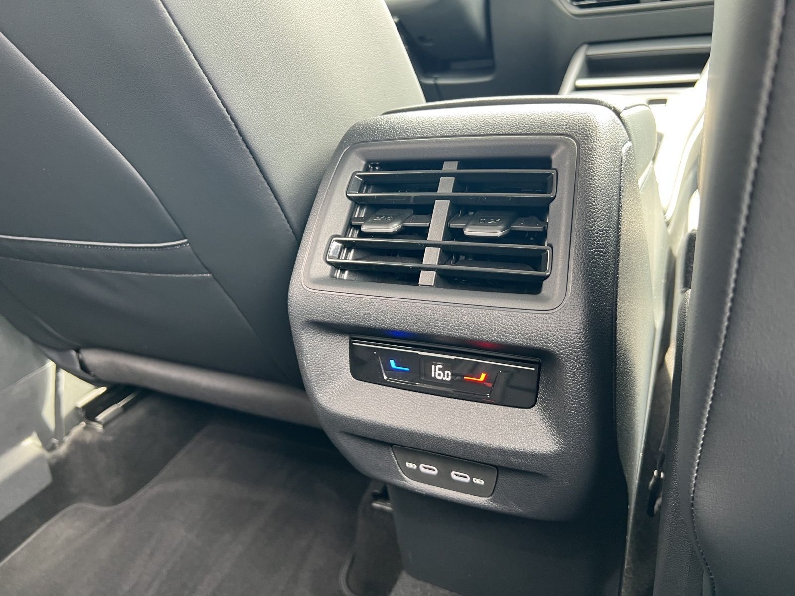 Tiguan Goal 2.0 TDI DSG AHK*Navi*ACC*LED*CarPlay
