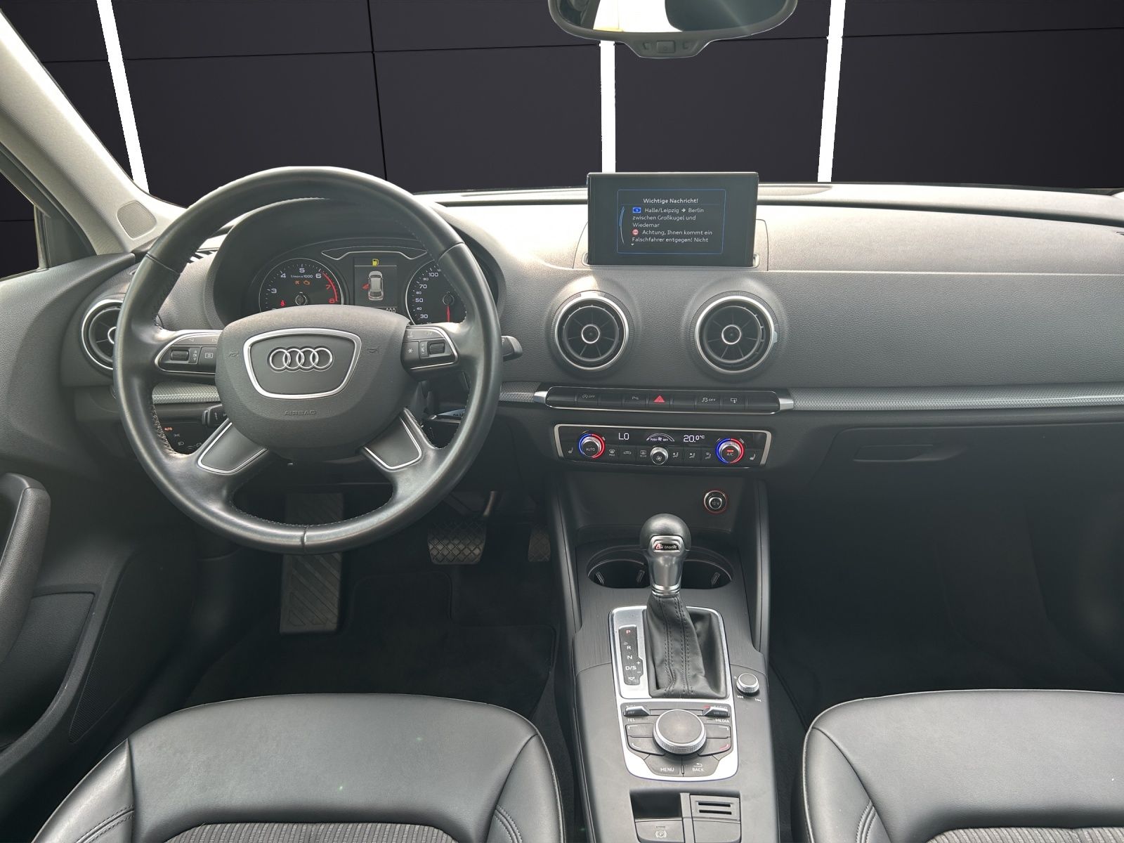 Fahrzeugabbildung Audi A3 Sportback TSI Ambiente S-tronic AHK Xenon Nav