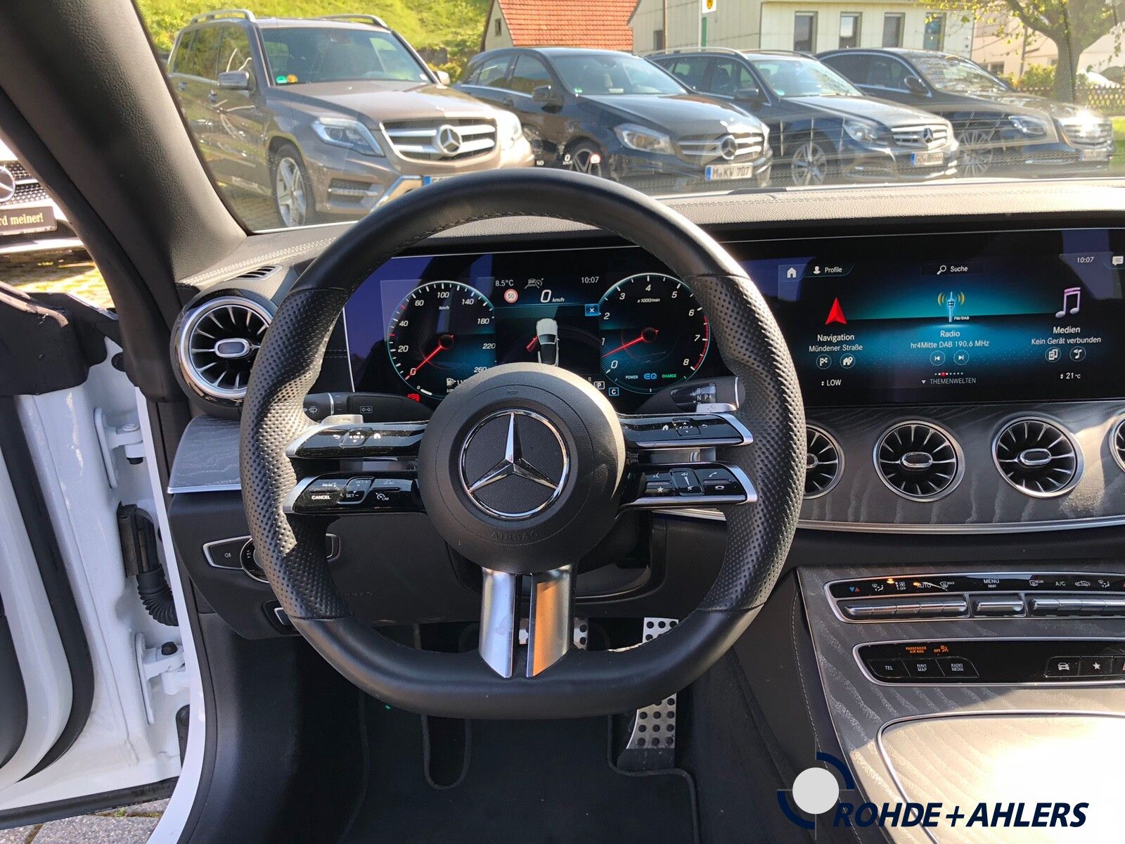 Fahrzeugabbildung Mercedes-Benz E 450 4M Cabrio AMG-LINE+DISTRONIC_NP:101.632€