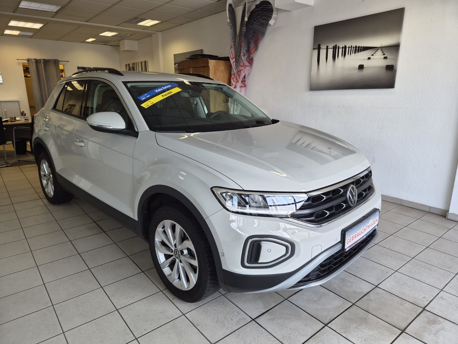 Fahrzeugabbildung Volkswagen T-Roc Life / NAVI / AHK / DIGITAL