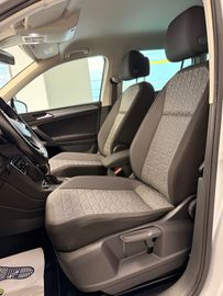 Volkswagen Tiguan - 9