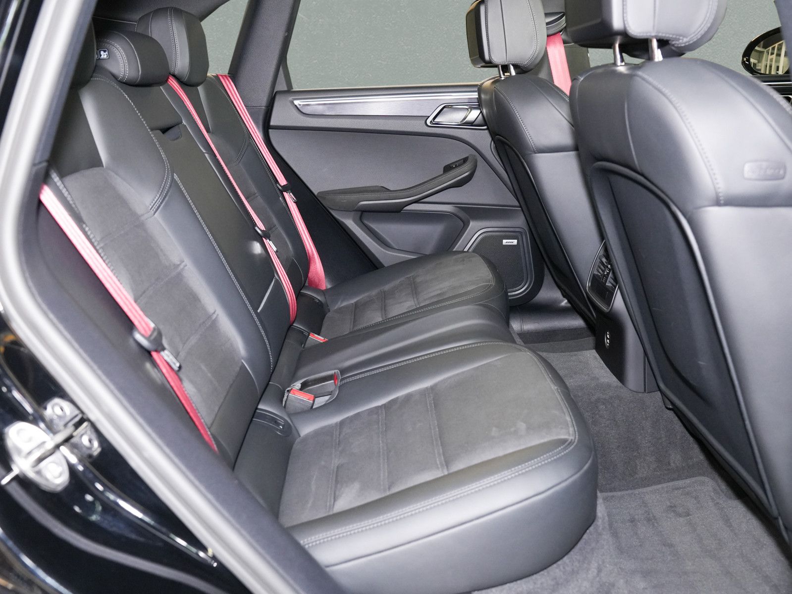 Fahrzeugabbildung Porsche Macan GTS - Luft|ACC|Pano|21"|Bose|Kam|SportChro
