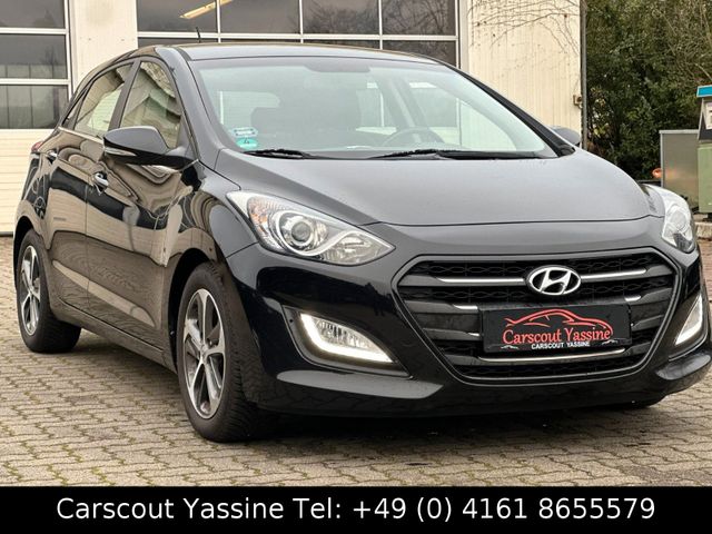 Hyundai i30 blue Trend/Limo./1.Hand/Navi/