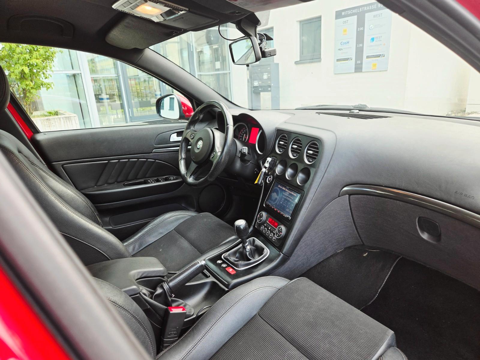 ALFA ROMEO 159 - 1.8 -  200 CV - BVM - VOLANT EN CUIR