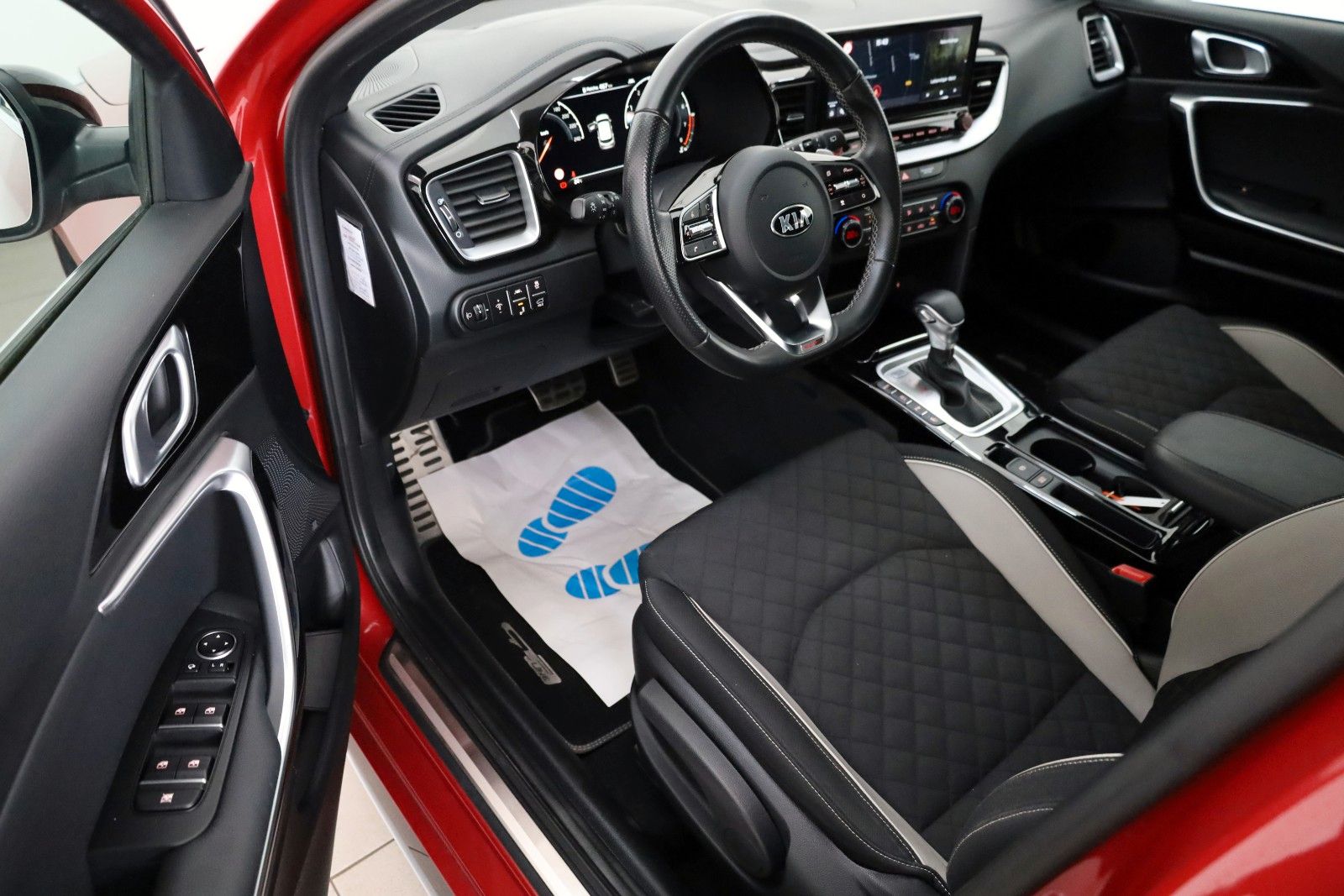 Fahrzeugabbildung Kia ProCeed GT-line,Navi,LED,SH,ACC,Keyless,Panorama