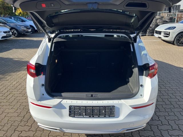 Opel GRANDLAND ULTIMATE HYBRID AT8