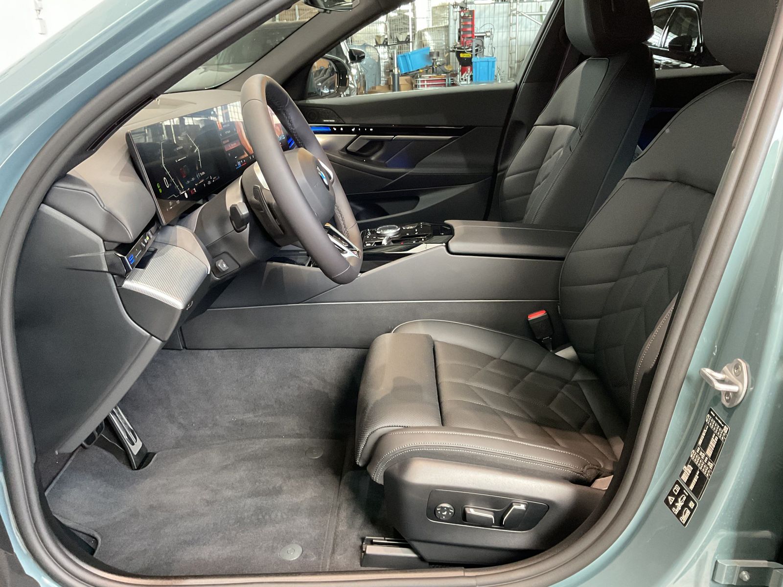 Fahrzeugabbildung BMW 520d Sitzbelüftung vorn | Standheizung | Lenkrad