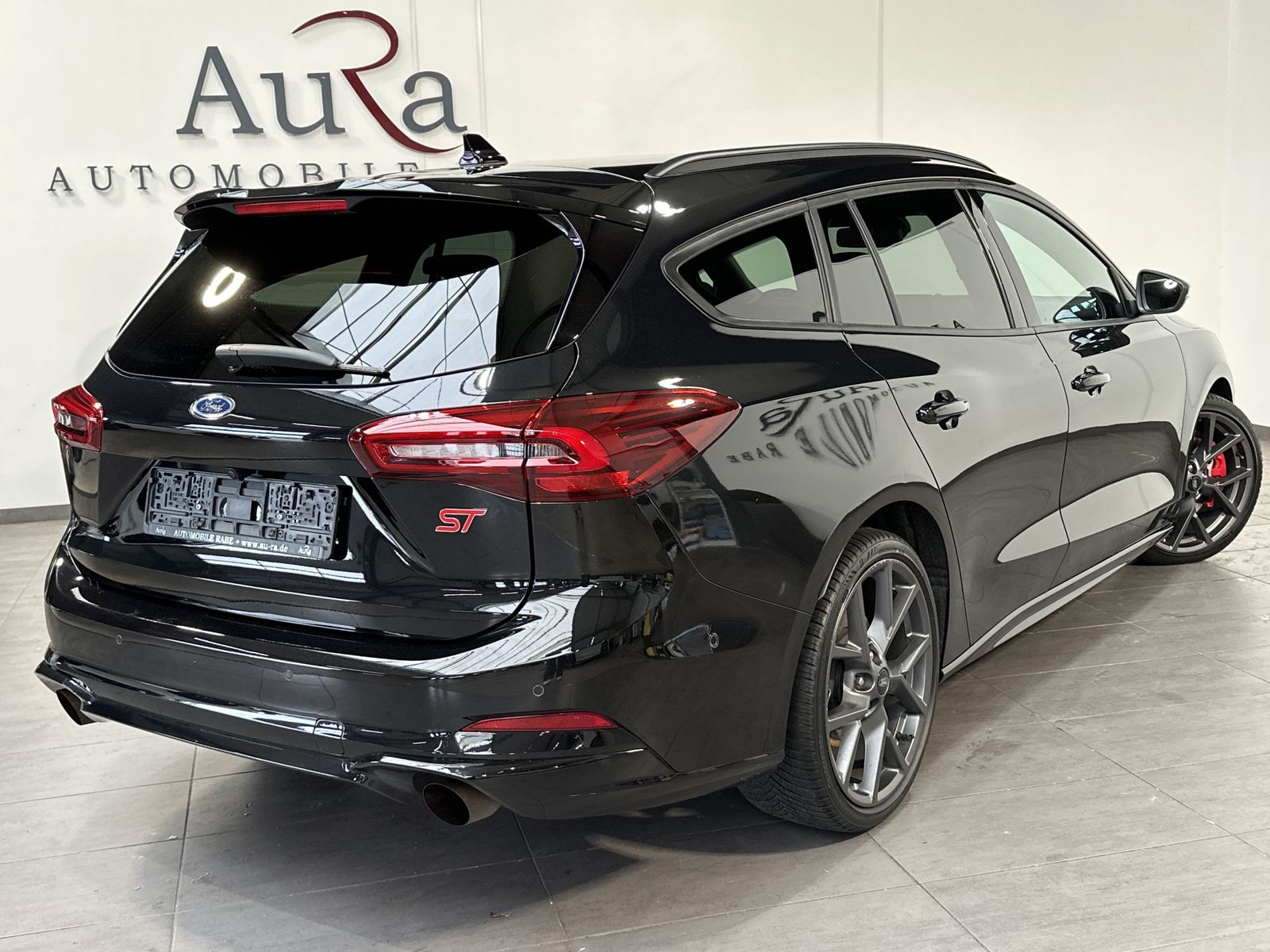 Fahrzeugabbildung Ford Focus Turnier 2.3 EB Aut. ST X NAV+LED+KAM+PANO