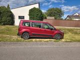 Ford Grand Tourneo 1.5 EcoBlue 88kW Titanium Titanium - rote Ford Grand Tourneo
