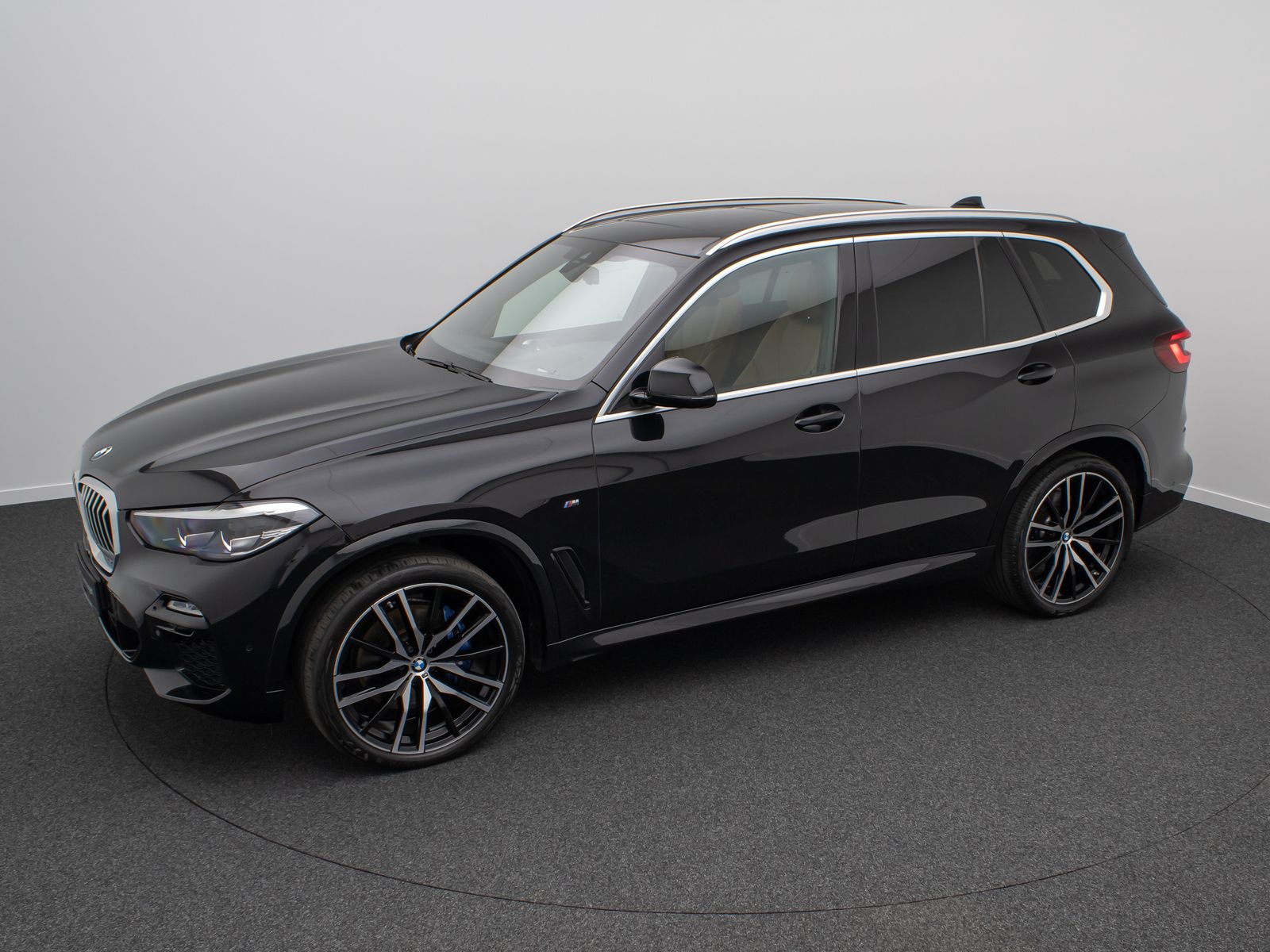 Fahrzeugabbildung BMW X5 xD30d M Sport B&W HUD DAB Panorama 22Zoll