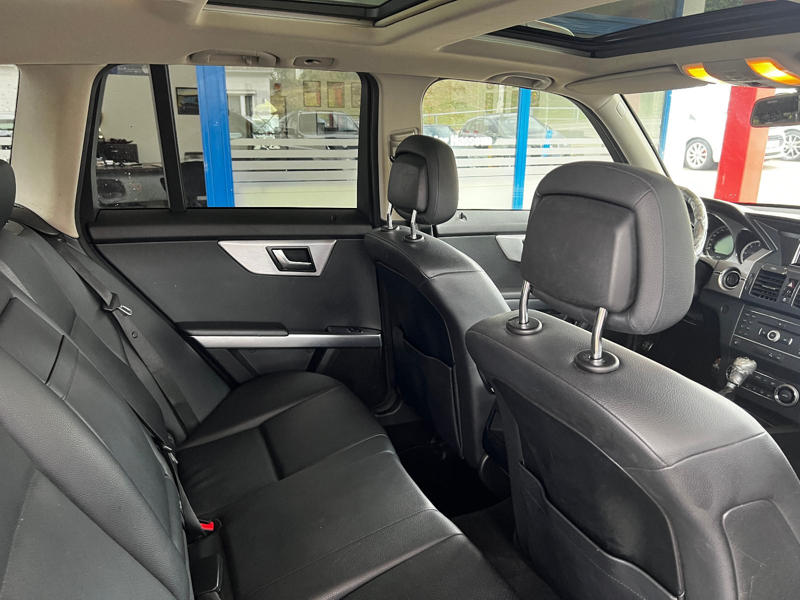 Mercedes-Benz GLK250 2012 — photo 19