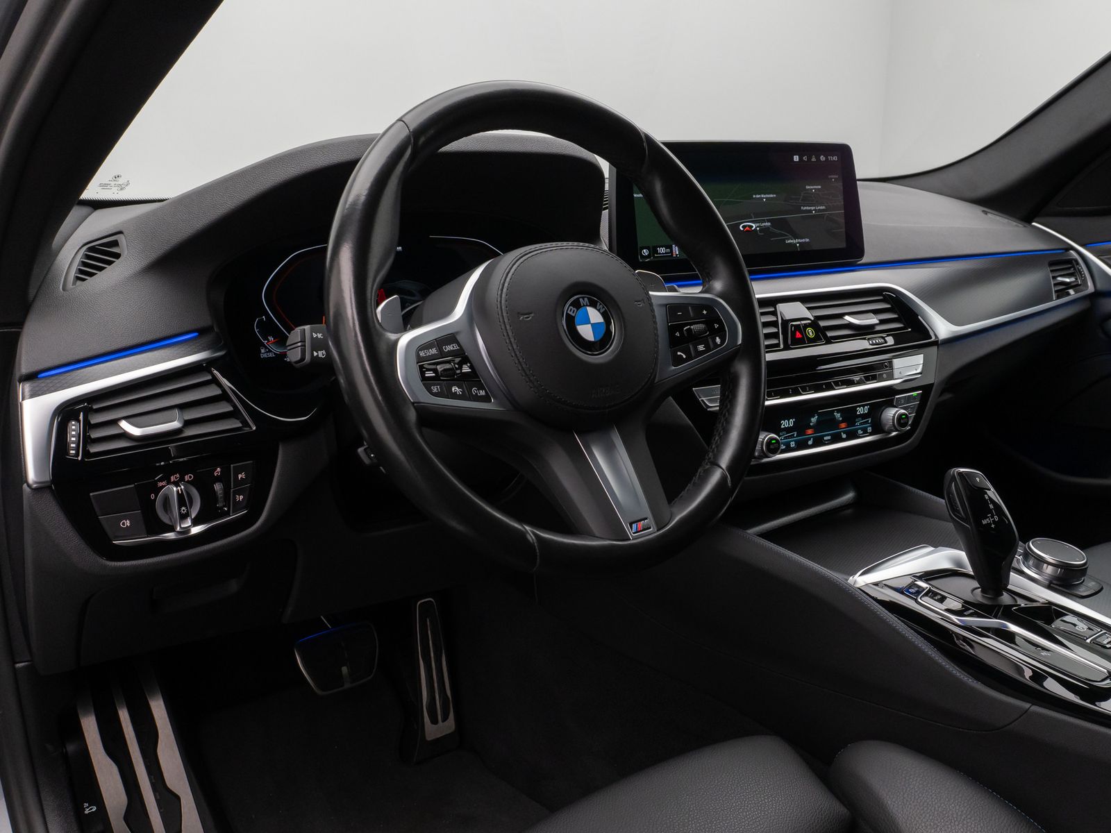 Fahrzeugabbildung BMW 530d M Sport Kamera Laser HUD DAB HiFi Komfort