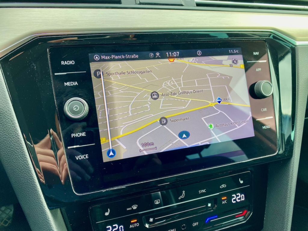 Fahrzeugabbildung Volkswagen Passat Variant 2.0 DSG Elegance AHK GZJR KAMERA