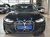 BMW i4 40 eDrive WideScreen Leder Navi LED R.Cam - BMW i4: Schwarz