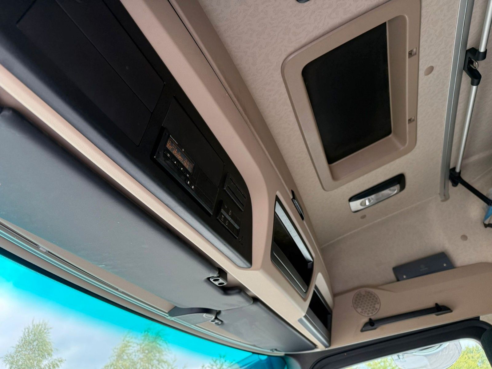 Fahrzeugabbildung Mercedes-Benz ACTROS 1846 LS 4x2 mit ADR