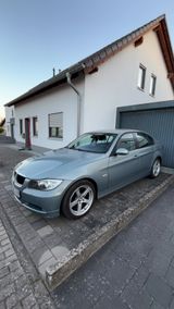 BMW 318i - - BMW 318 aus 2007: 318i