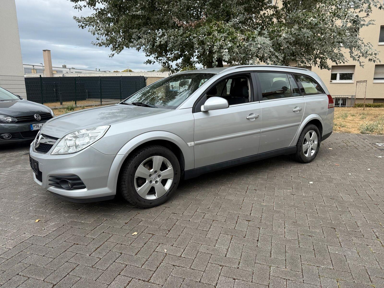 Opel Vectra 2009 — rear view