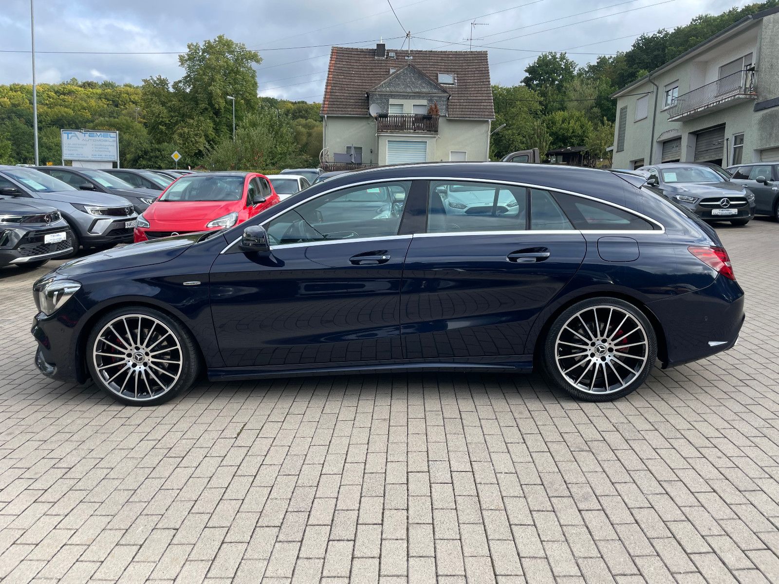 MERCEDES-BENZ CLA 250 Shooting Brake, 2018, Benzin, 218 PS