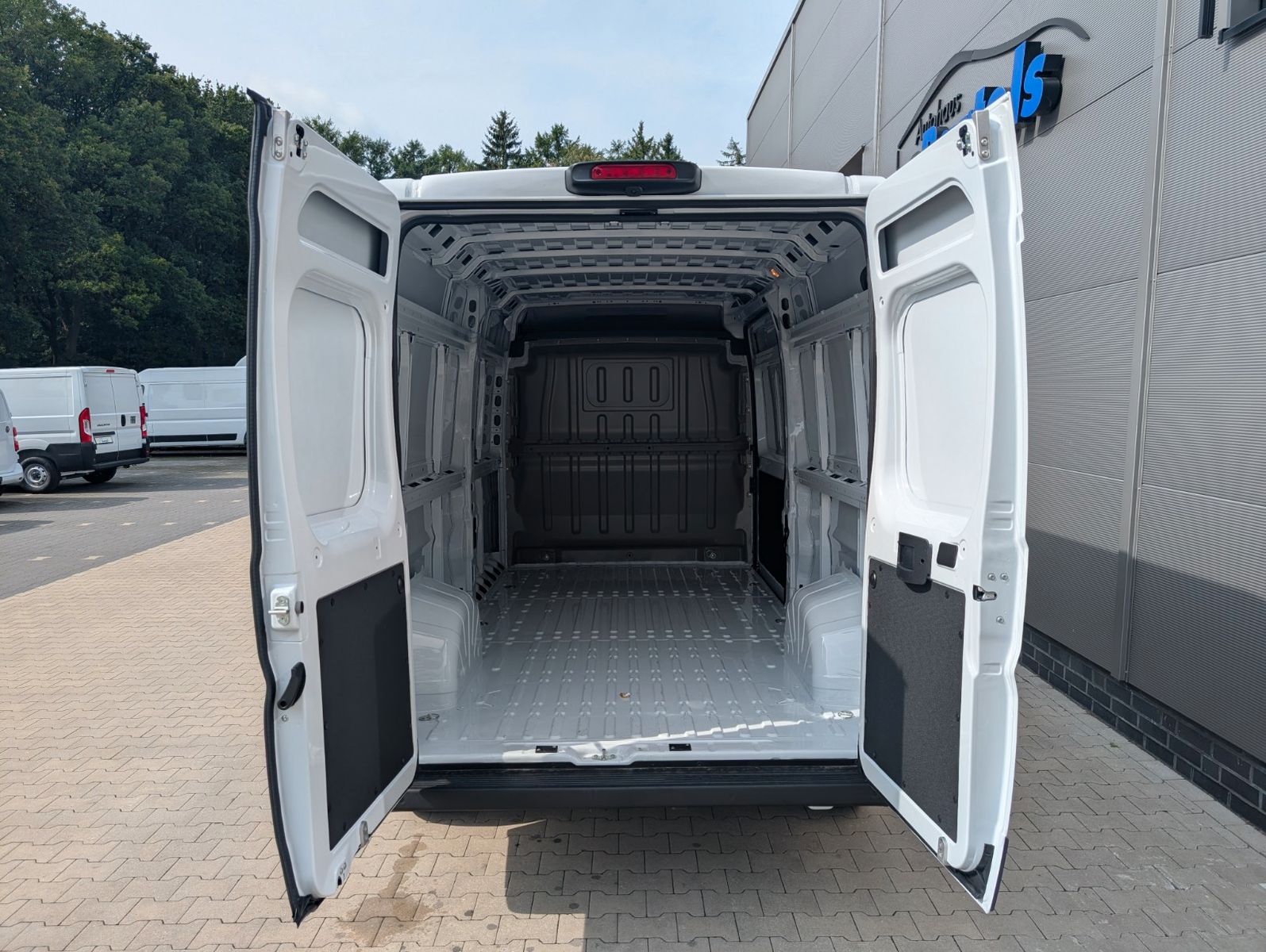 Fahrzeugabbildung Fiat Ducato Kastenwagen 33 L3H2 140 Multijet Hochd