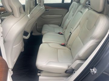 Volvo XC90 - 9