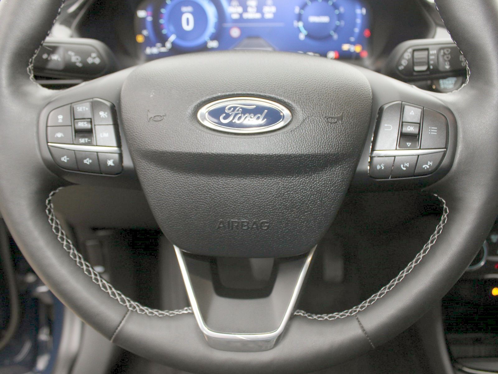 Fahrzeugabbildung Ford Puma Titanium 1,0 EcoBoost Start/Stopp