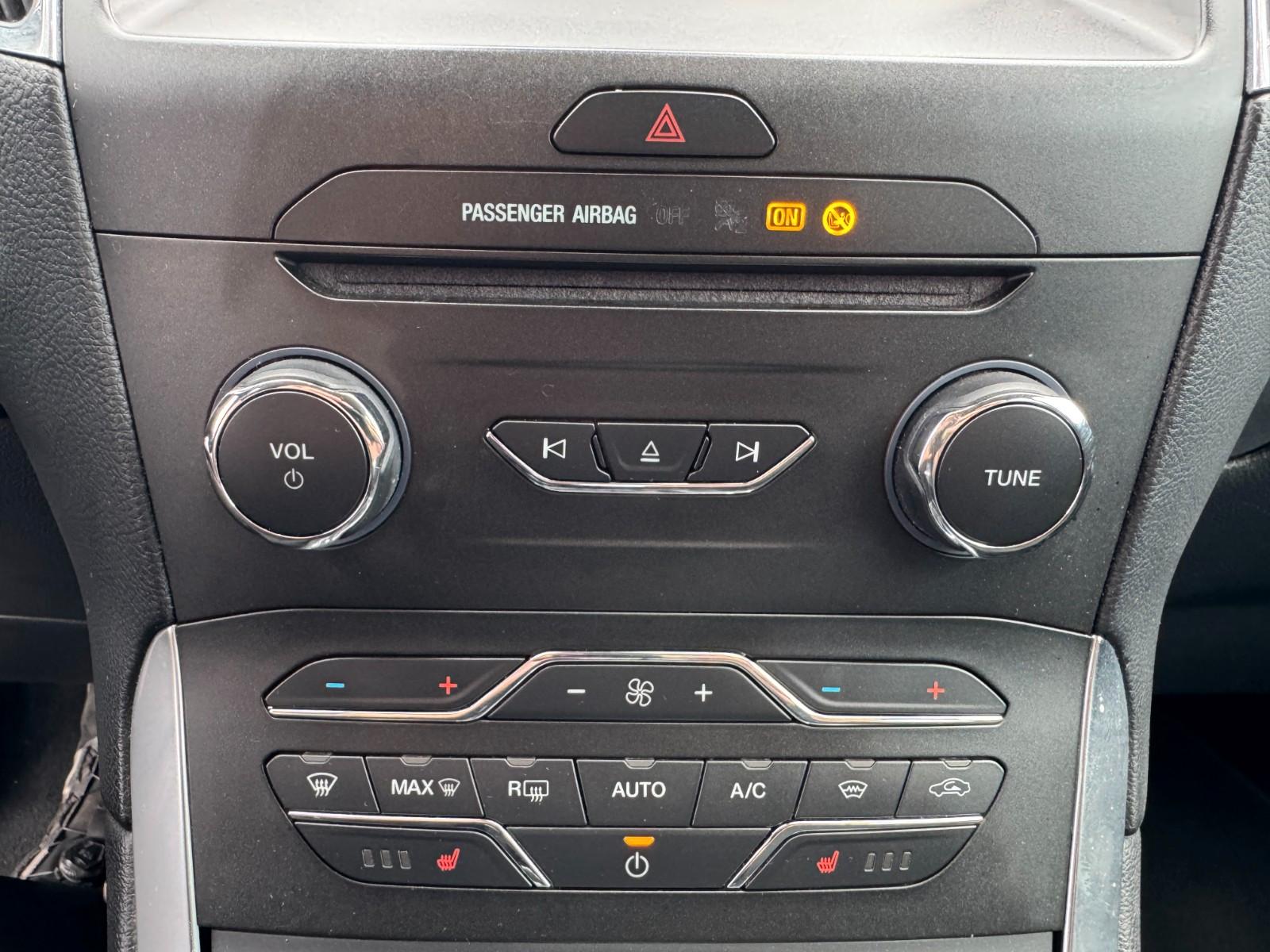 FORD S-MAX 2.0 TDCI 179CH - TITANIUM - BVA - SIÈGES SPORT- GPS -CAMÉRA