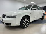 Audi A4 Lim. 3.0 quattro*PDC*AHK*AC*TEMP*8F*LMF*STZHZ - Audi A4 aus 2004: 3.0