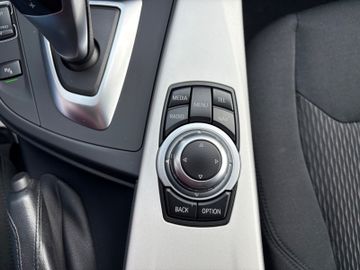 Fahrzeugabbildung BMW 318d Touring Advantage Aut. Navi PDC LED SHZ uvm