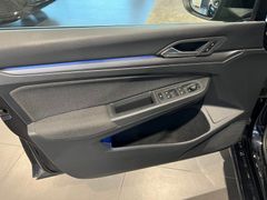 VW Golf 1.5 TSI Active | LED | Navi | App | DAB VW Golf 1.5 TSI Active | LED | Navi | App | DAB