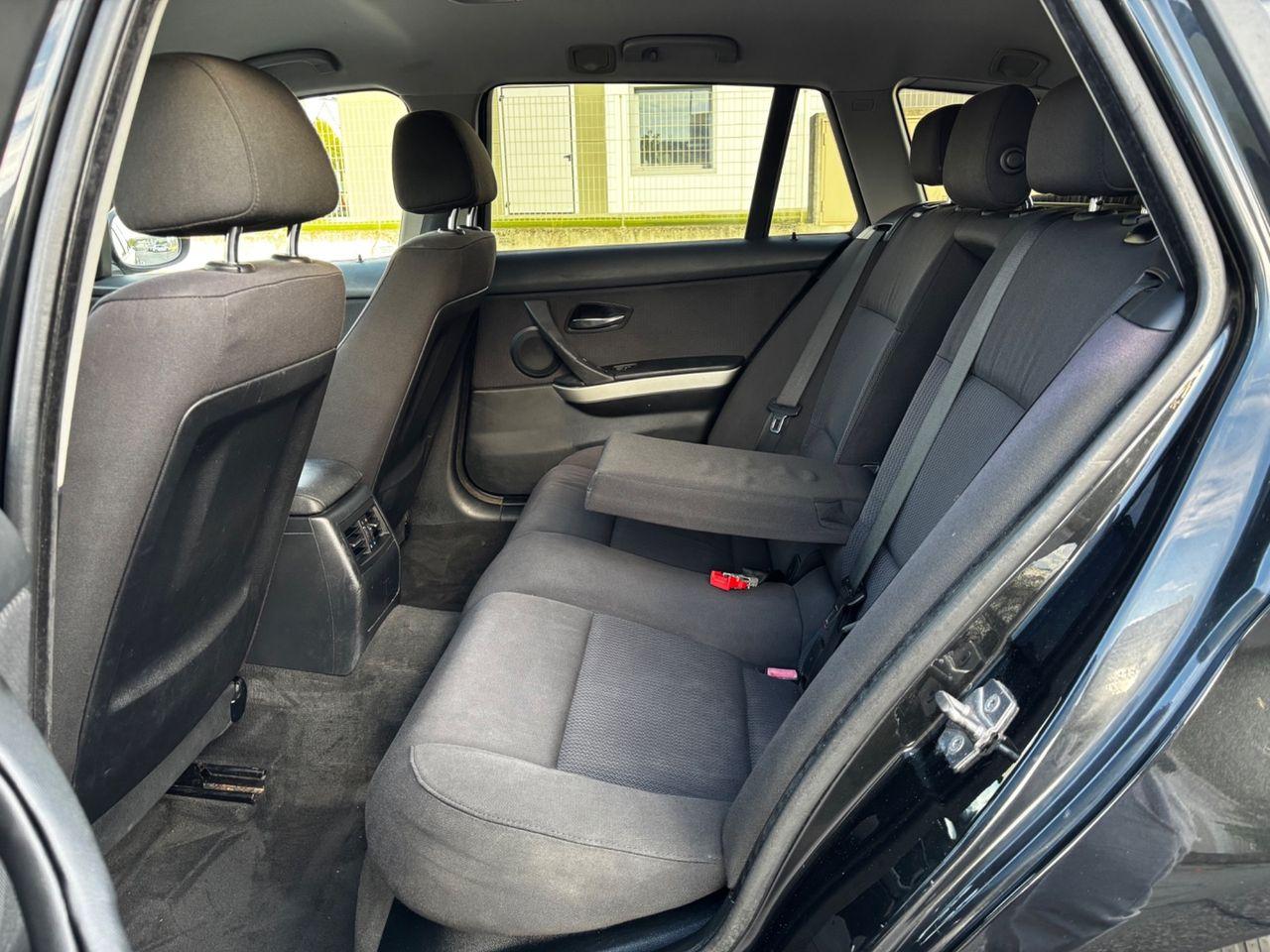 BMW 320 2009 — photo 11