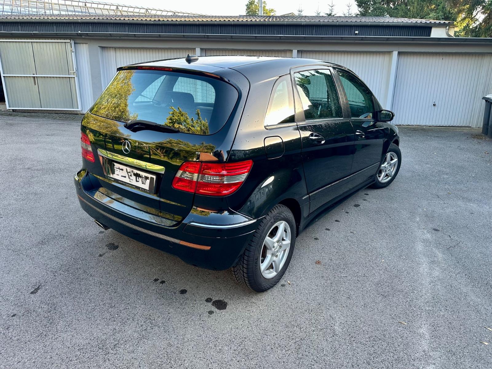 Mercedes-Benz B170 2006 — interior
