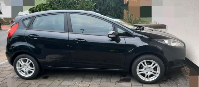 Ford Fiesta 5-Türer, schwarz, Winterpaket,...