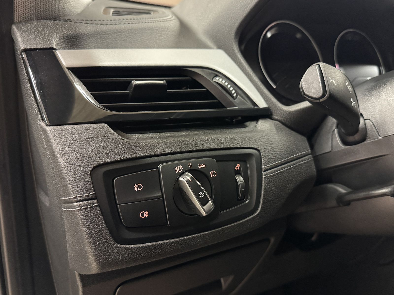 Fahrzeugabbildung BMW X2 xDrive 20i /LED/Navi/Ahk/VZE/Park-Ass