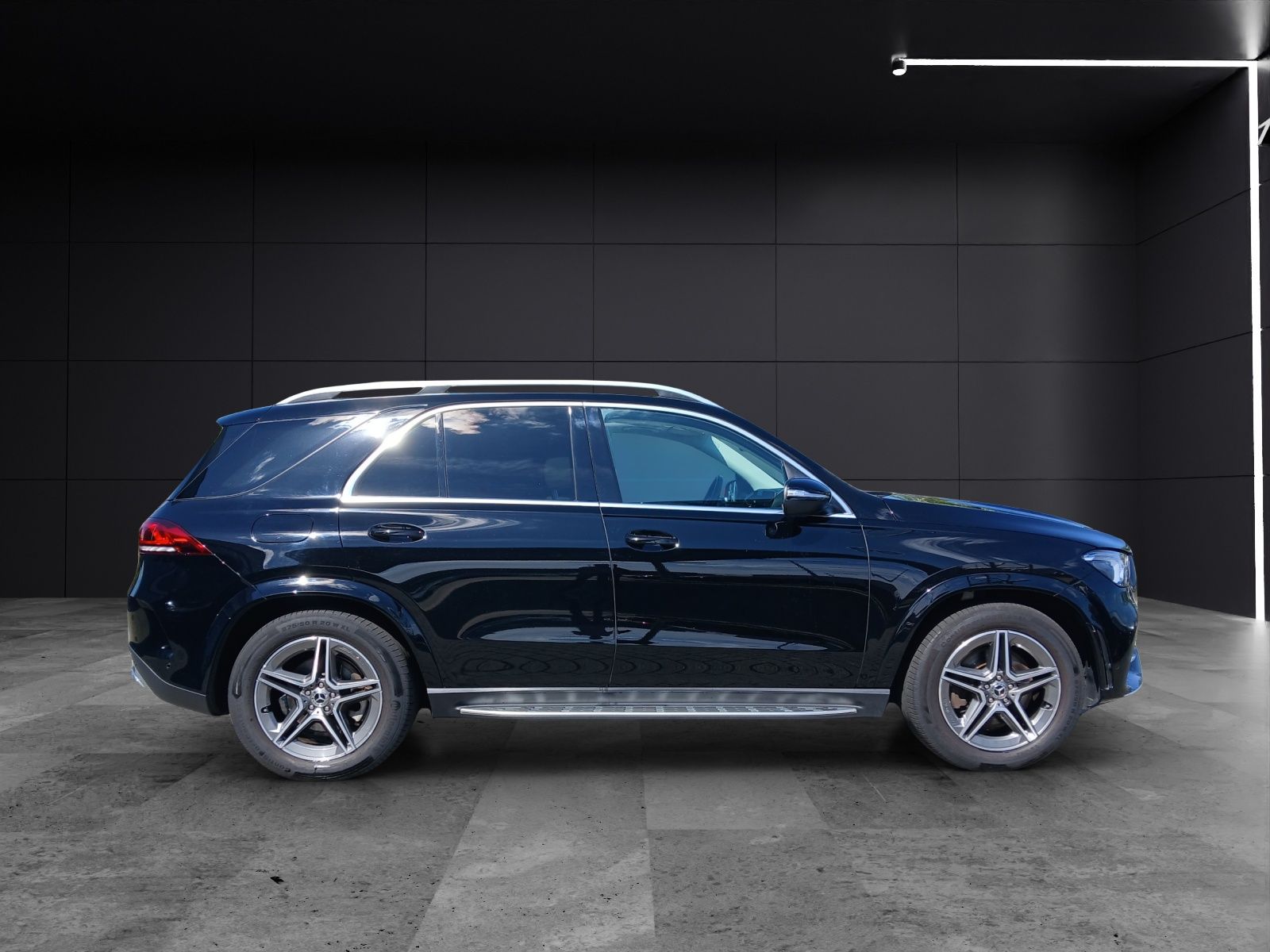 Fahrzeugabbildung Mercedes-Benz GLE 350 de 4Matic 9G AMG-Line Pano