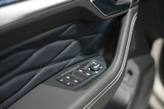 VW Touareg TDI R-Line | Leder | HuD | Luftfederung VW Touareg TDI R-Line | Leder | HuD | Luftfederung