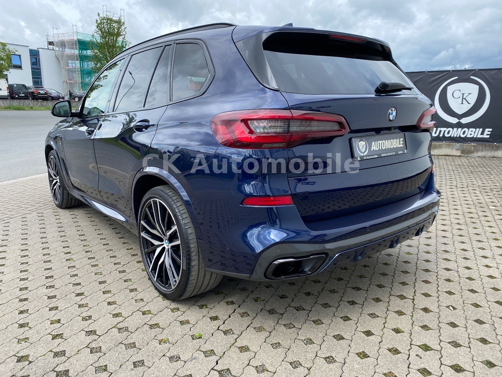 Fahrzeugabbildung BMW X5 xDrive45e M-Sport/Laser/Pano/Head-Up/360°/AHK