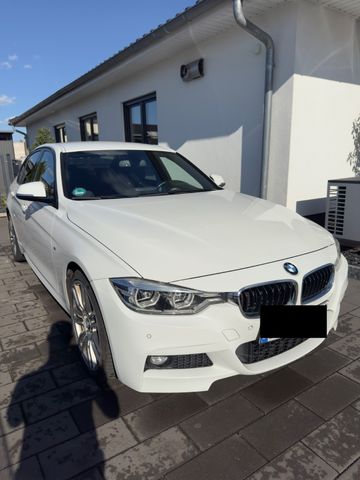 BMW 320i - M Sportpaket Alcantara