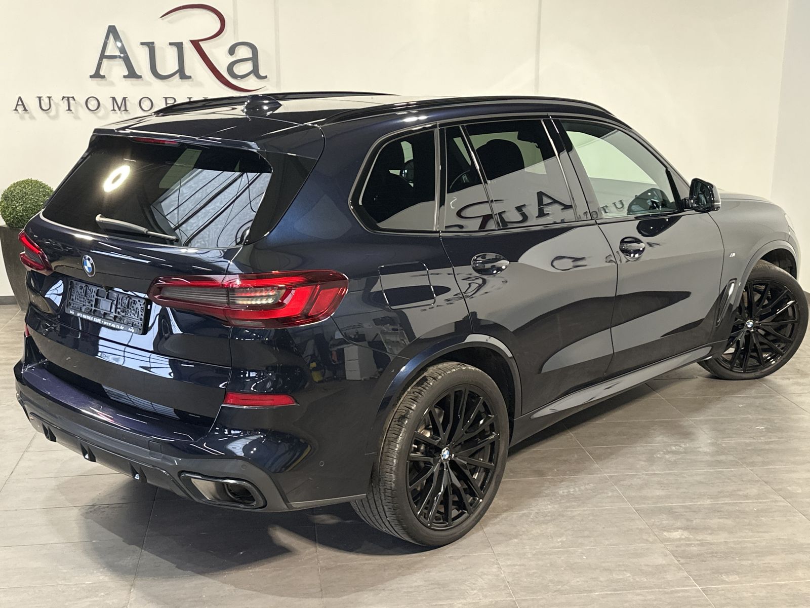 Fahrzeugabbildung BMW X5 xDrive30d M-Sport NAV+LED+PANO+360°+HEAD-UP