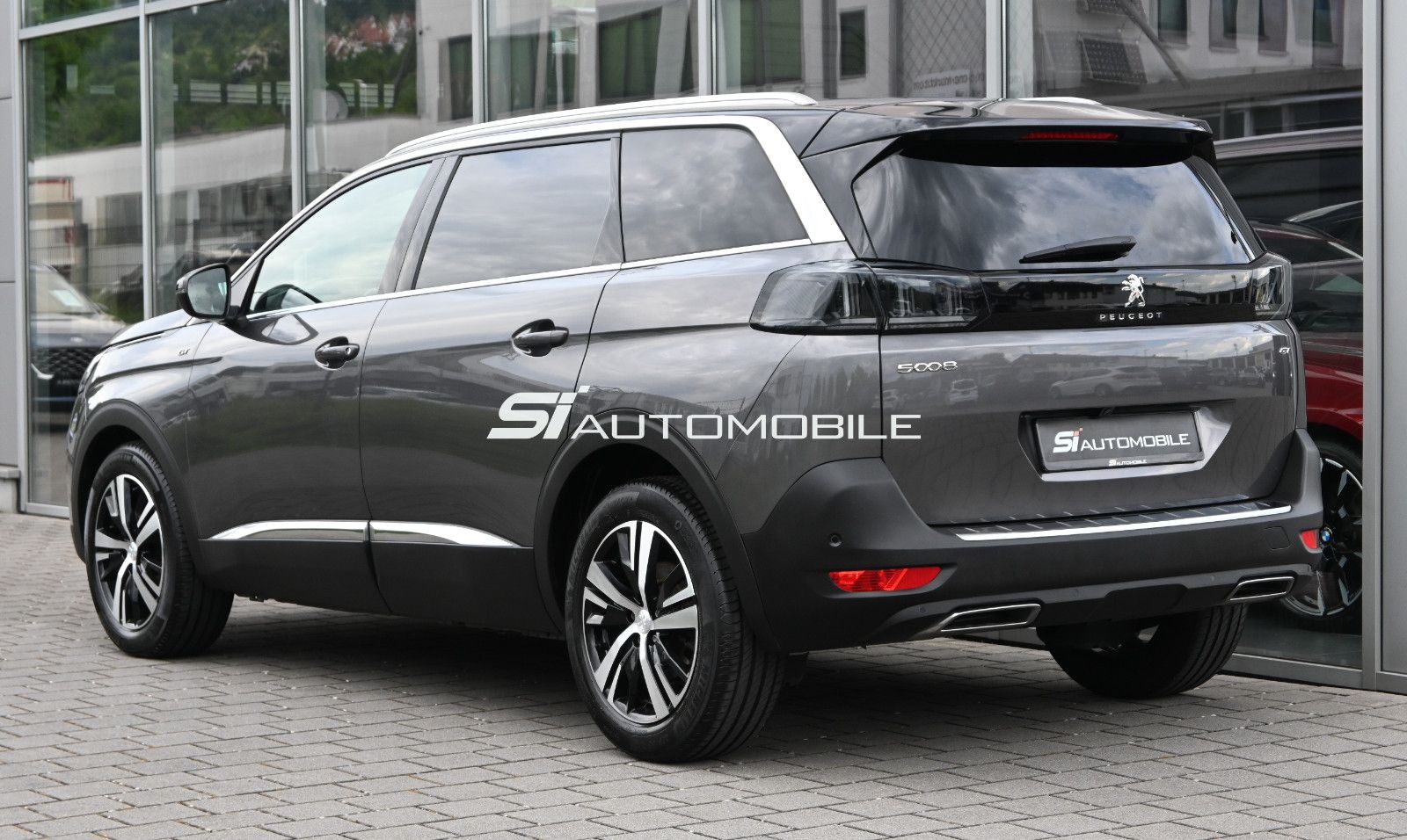 Fahrzeugabbildung Peugeot 5008 BlueHDi 130 GT °ACC°AHK°PANO°7-SITZE°ALARM°