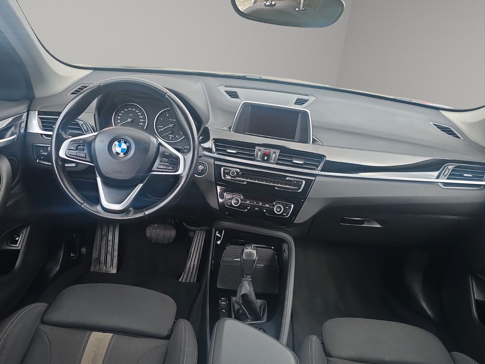 Fahrzeugabbildung BMW X1 xDrive 18 d Sport Line AUTOMATIK