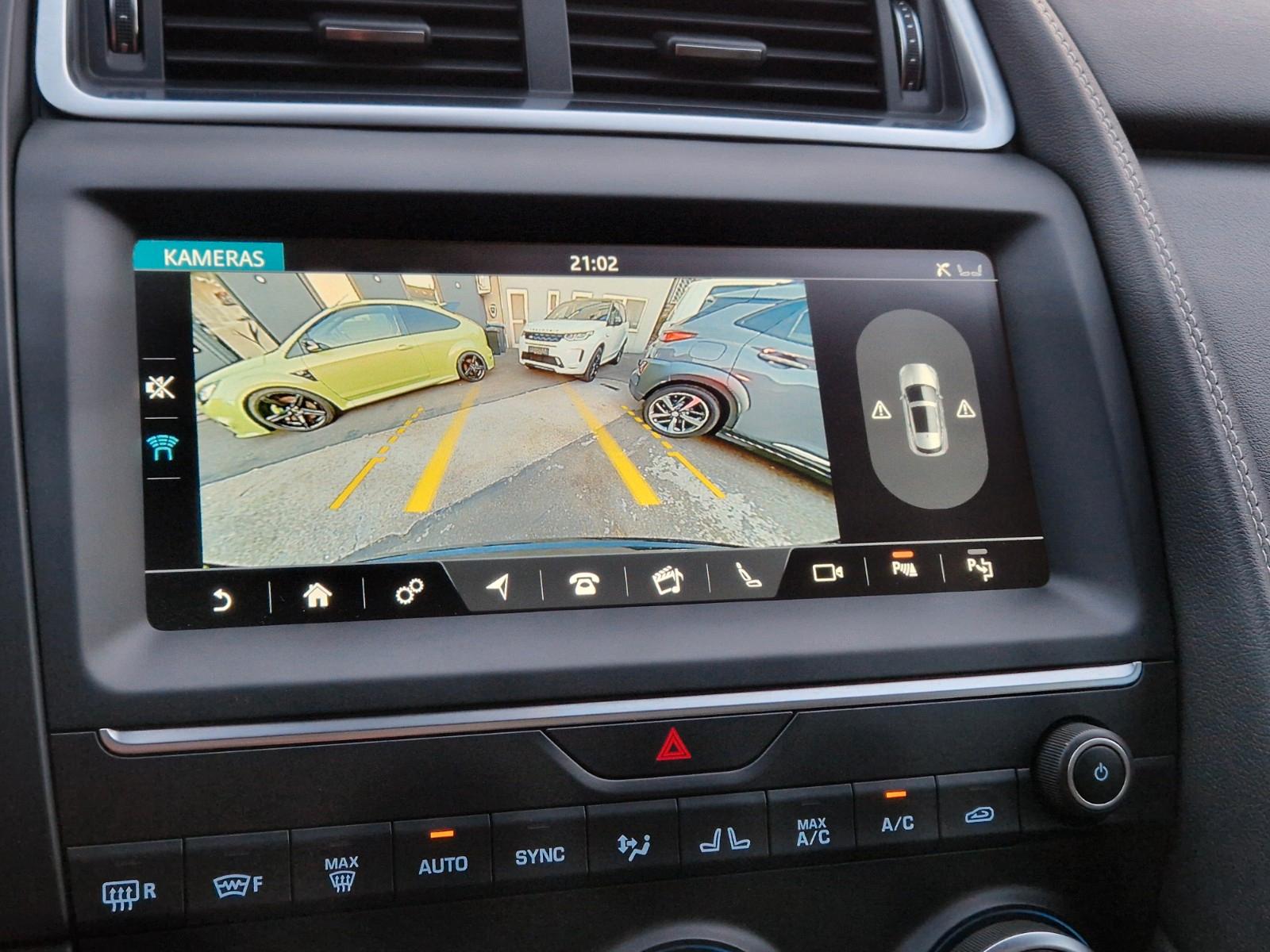 Jaguar E-Pace P300 R-Dynamic SE AWD +PANO+MERIDIAN+
