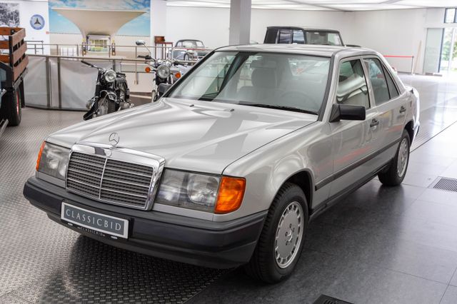 Mercedes-Benz 260 E (W124)