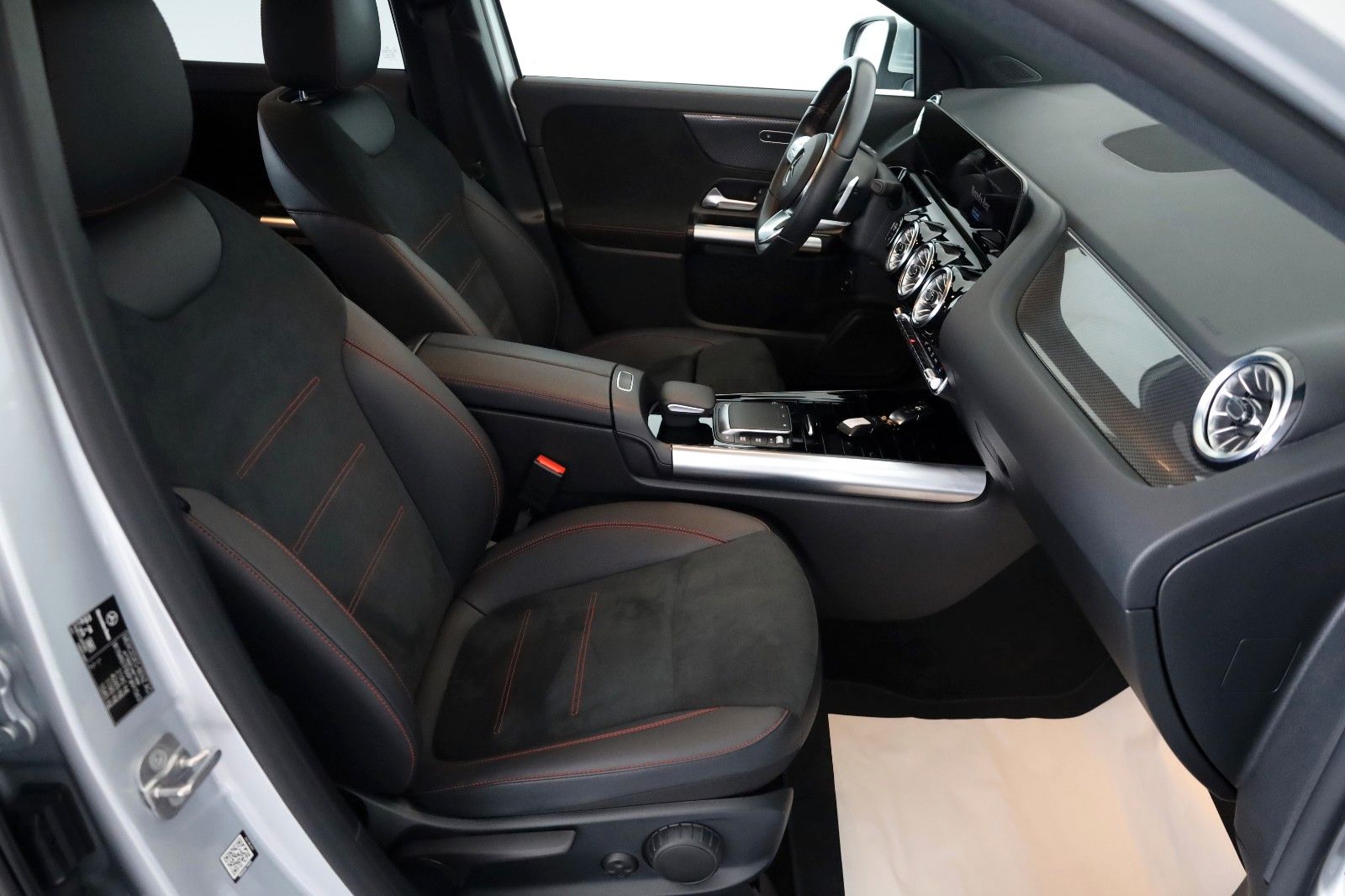 Fahrzeugabbildung Mercedes-Benz GLA 220d 4M, AMG line,T.Leder,Navi,LED,SH,Kamera