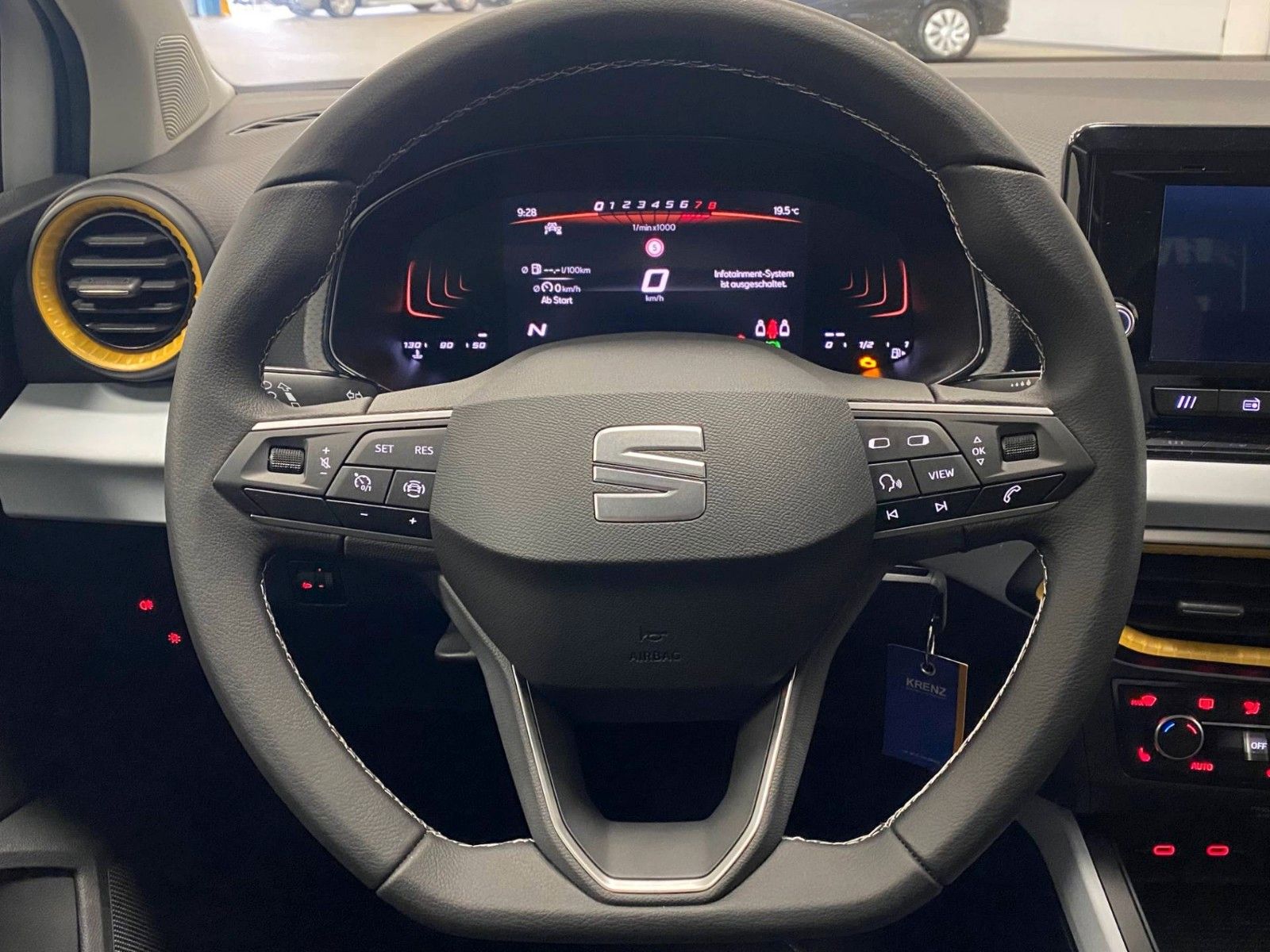 Fahrzeugabbildung SEAT Arona 1.0 TSI DSG STYLE+5 JAHRE GARANTIE+AHK+LED