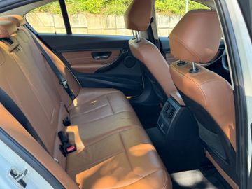 BMW 318 - 12