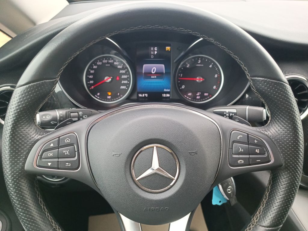 Fahrzeugabbildung Mercedes-Benz V 220 d kompakt 9G-TRONIC Edition
