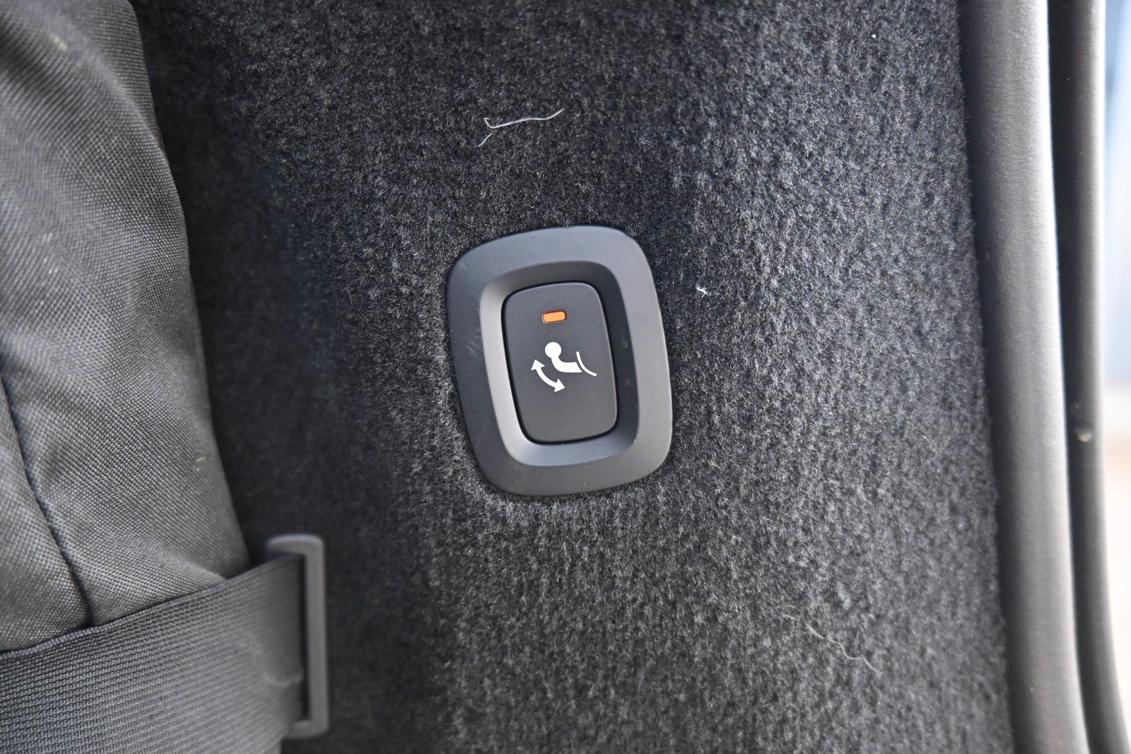 Fahrzeugabbildung Volvo V90 B4 D Plus Bright*STDHZG*360°*PANO*ACC*AHK
