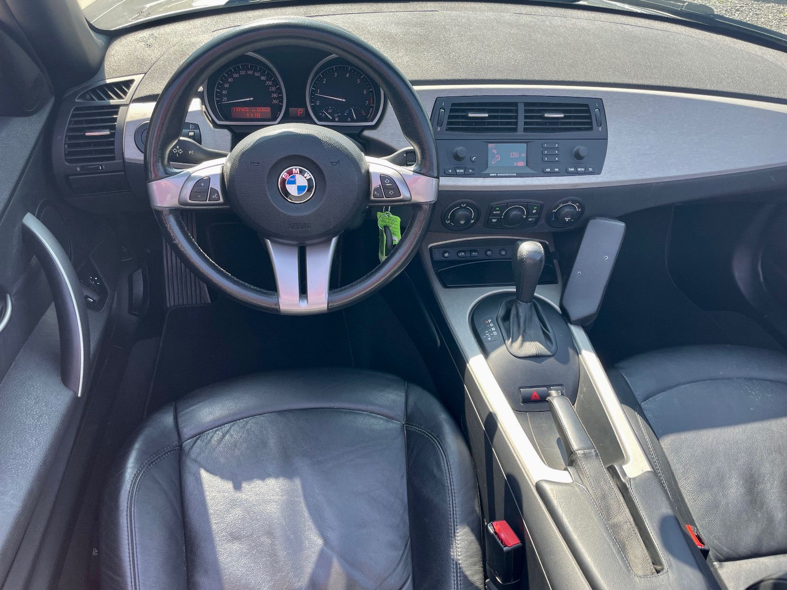 Fahrzeugabbildung BMW Z4 Roadster 2.2i Aut. Leder PDC Klima SPORTLENK